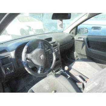 opel astra g berlina del año 2000
