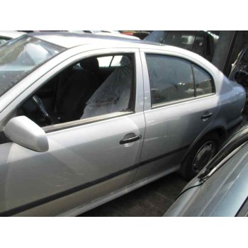 skoda octavia berlina (1u2) del año 2000