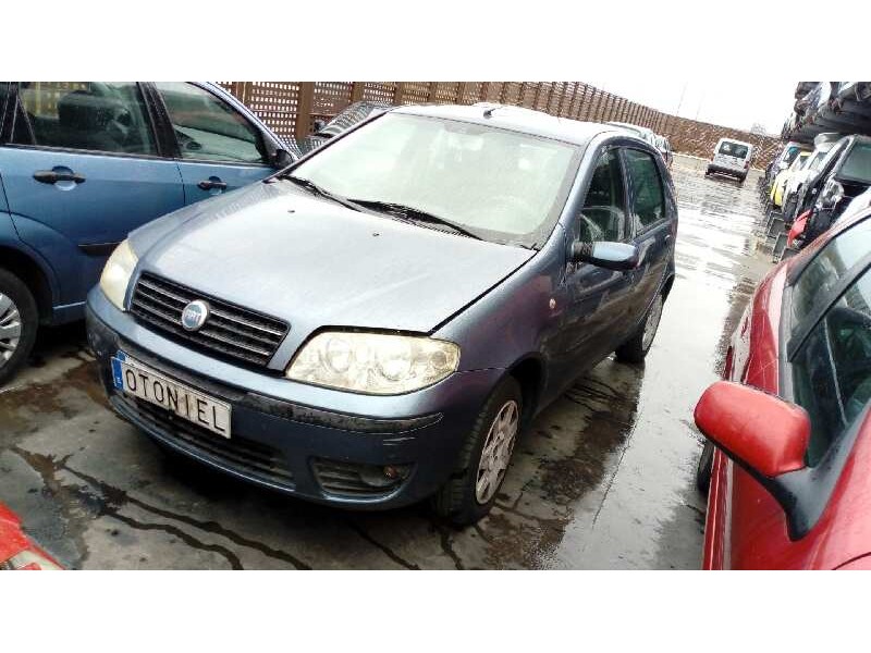 FIAT PUNTO BERLINA (188)