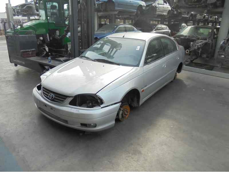 TOYOTA AVENSIS BERLINA (T 22)