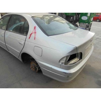 toyota avensis berlina (t 22) del año 2001