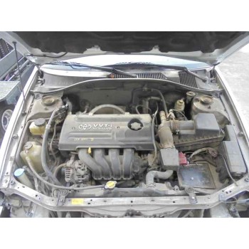 toyota avensis berlina (t 22) del año 2001
