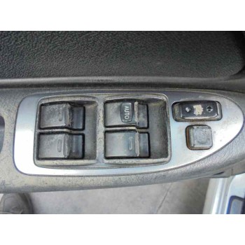 toyota avensis berlina (t 22) del año 2001