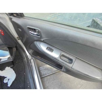 toyota avensis berlina (t 22) del año 2001