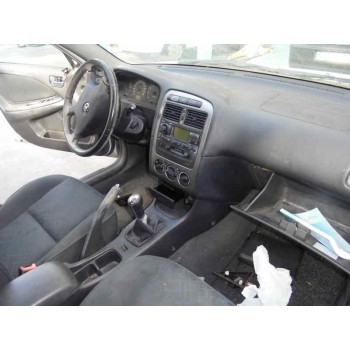 toyota avensis berlina (t 22) del año 2001