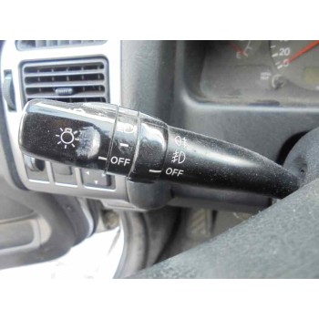 toyota avensis berlina (t 22) del año 2001