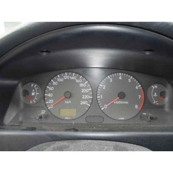 toyota avensis berlina (t 22) del año 2001