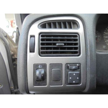 toyota avensis berlina (t 22) del año 2001