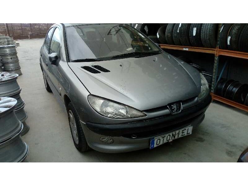 peugeot 206 berlina del año 2002