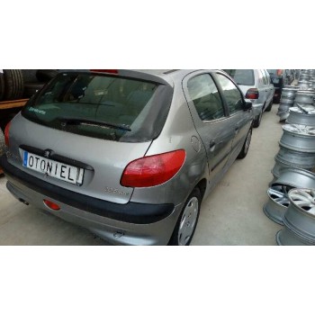 peugeot 206 berlina del año 2002