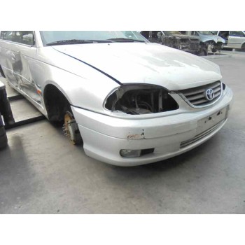 toyota avensis berlina (t 22) del año 2001