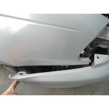 toyota avensis berlina (t 22) del año 2001