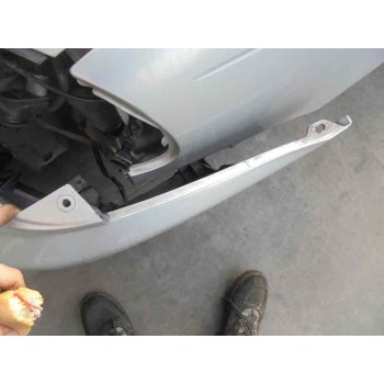 toyota avensis berlina (t 22) del año 2001