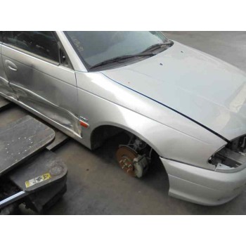 toyota avensis berlina (t 22) del año 2001