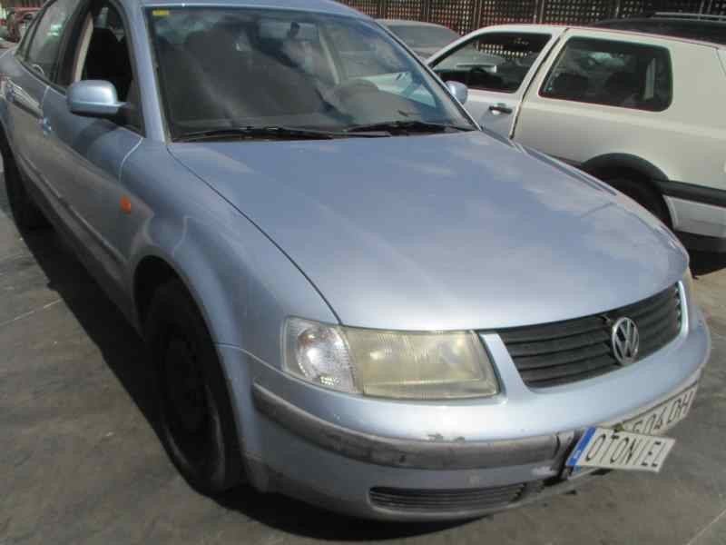 VOLKSWAGEN PASSAT BERLINA (3B2)