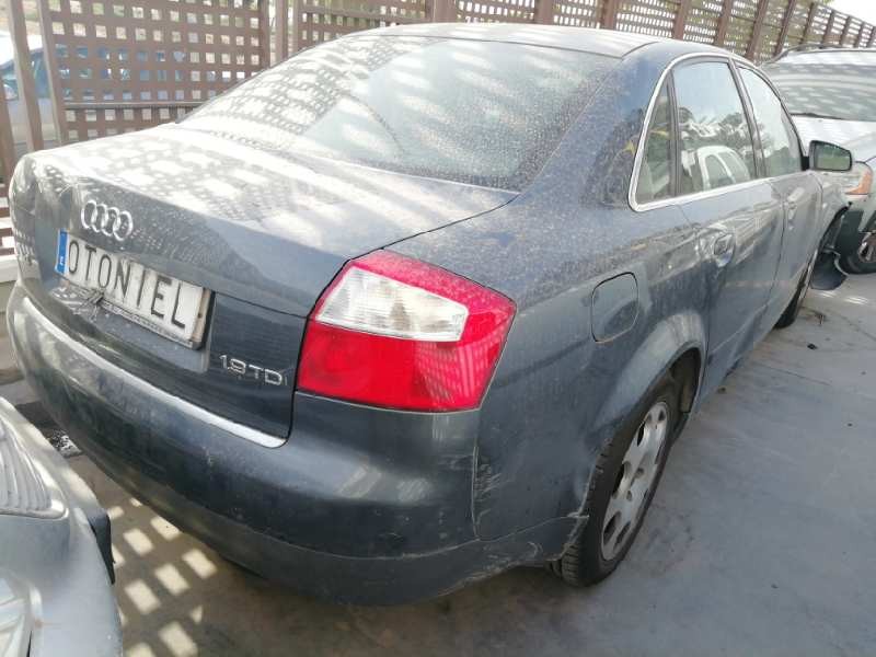 AUDI A4 BERLINA (8E)