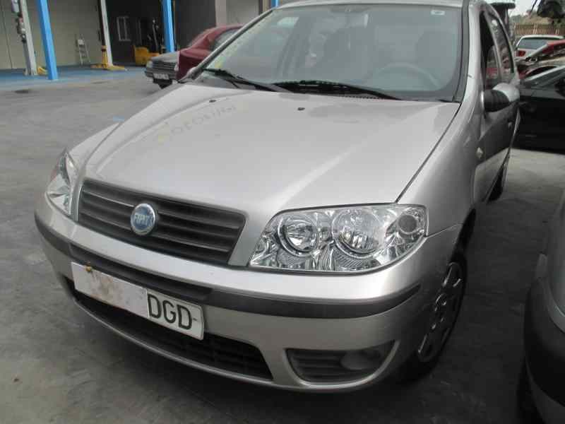 FIAT PUNTO BERLINA (188)