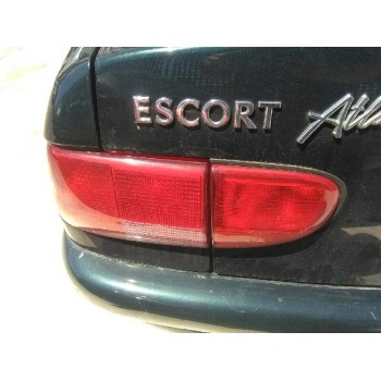 ford escort berlina del año 1996