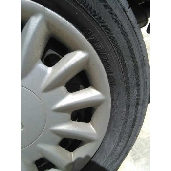 ford escort berlina del año 1996