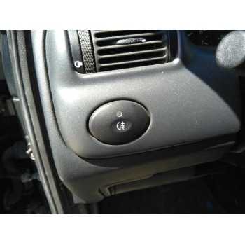 ford escort berlina del año 1996