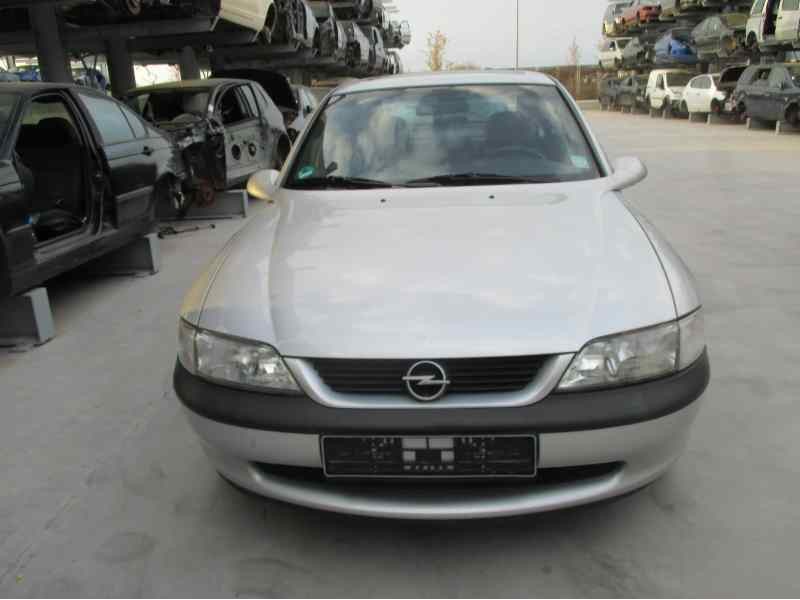 OPEL VECTRA B BERLINA
