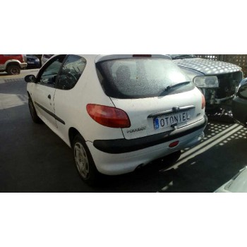 peugeot 206 berlina del año 2000