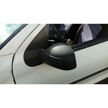 peugeot 206 berlina del año 2000