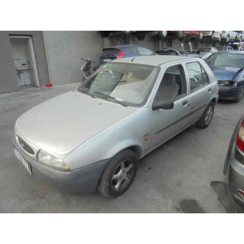 ford fiesta berlina del año 1996