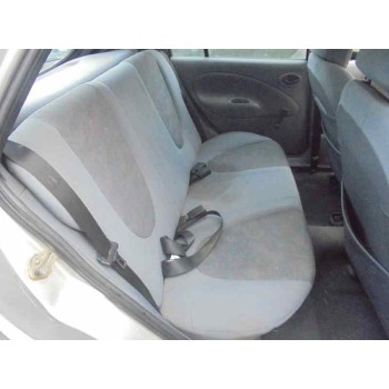 ford fiesta berlina del año 1996