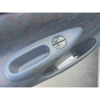 ford fiesta berlina del año 1996