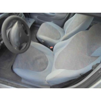 ford fiesta berlina del año 1996