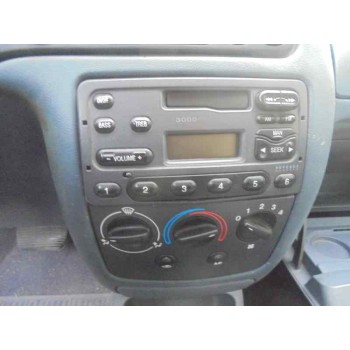 ford fiesta berlina del año 1996