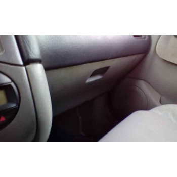 nissan primera berlina (p11) del año 2001