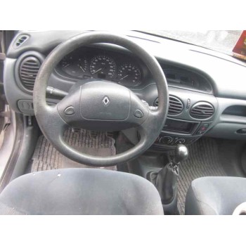 renault megane i berlina hatchback (ba0) del año 1996