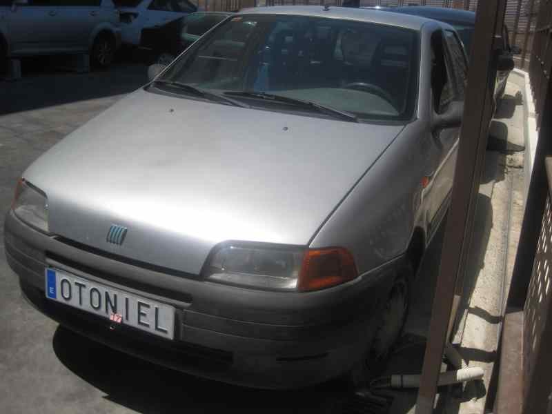 FIAT PUNTO BERLINA (176)