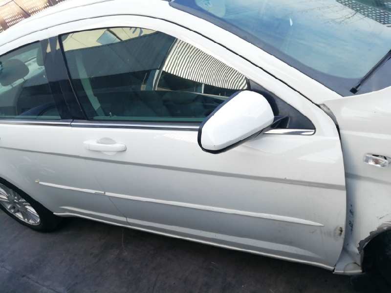 Recambio de puerta delantera derecha para chrysler sebring berlina 2.0 crd cat referencia OEM IAM 5074 514AB ROZADA BLANCA