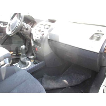 renault megane ii classic berlina del año 2004