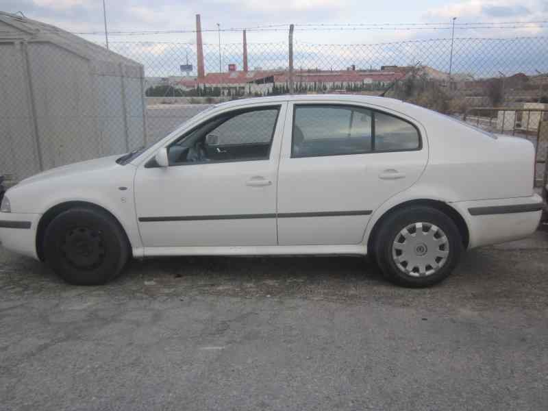 skoda octavia berlina (1u2) del año 2002