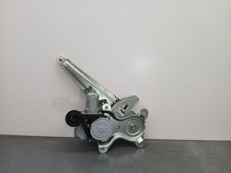 Recambio de elevalunas trasero izquierdo para lexus is iii (_e3_) 300h (ave30_) referencia OEM IAM 8571053100 7 pines 