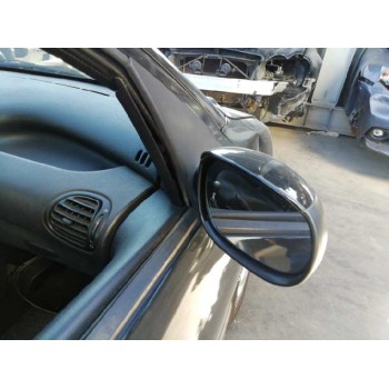 peugeot 206 berlina del año 2002