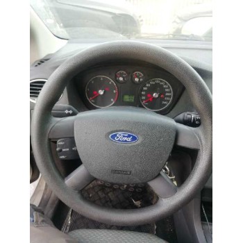 ford focus berlina (cap) del año 2004