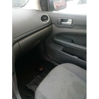 ford focus berlina (cap) del año 2004