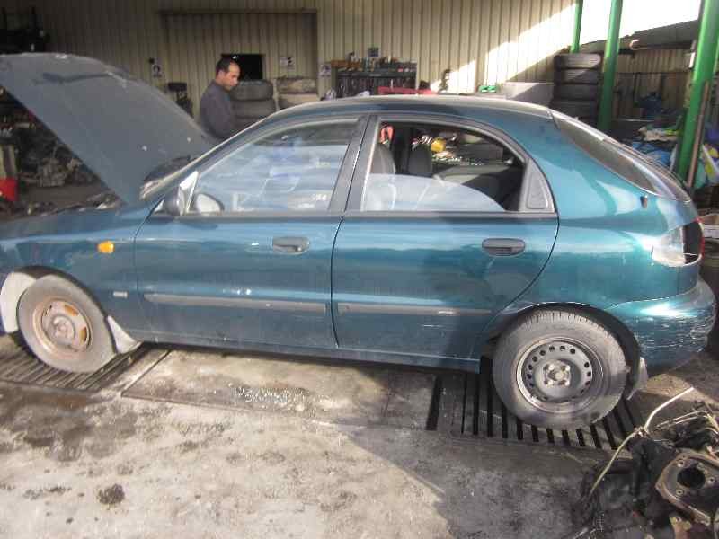 daewoo lanos del año 2000