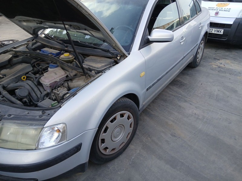 VOLKSWAGEN PASSAT B5 (3B2)