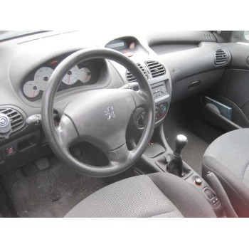 peugeot 206 berlina del año 2004