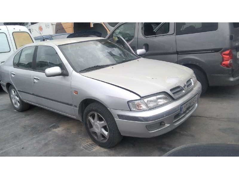 nissan primera berlina (p11) del año 1999