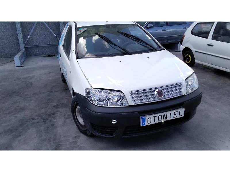 FIAT PUNTO BERLINA (188)