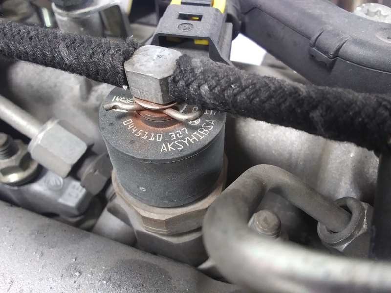 Recambio de inyector para opel insignia sports tourer 2.0 cdti cat referencia OEM IAM 0445110327  