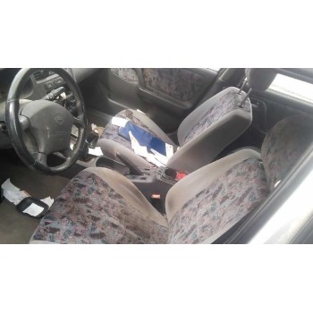 nissan primera berlina (p11) del año 1999