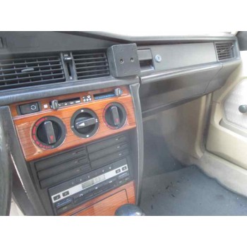 mercedes-benz clase c (w201) berlina del año 1992